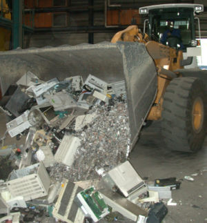 Le recyclage est rendu difficile du fait que les concepteurs et fabriquants ne l'avaient pas prévu. L'éco-conception des produits vise aussi à rendre leur futur recyclage plus facile